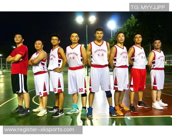 赛后分析成都篮球队与武汉篮球队的比赛速度表现与战术对比 赛后分析成都篮球队与武汉篮球队的比赛速度表现与战术对比