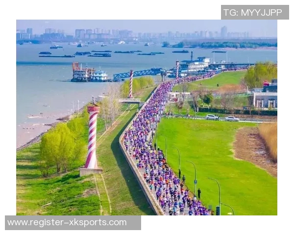 运动城市马拉松南京滑板队灵活性表现点评与体育精神的完美结合